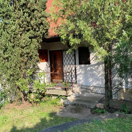 Gyoengyvirag Szallas Appartement *