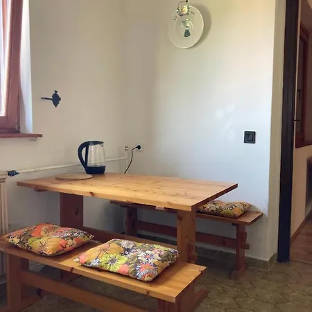 Gyoengyvirag Szallas *