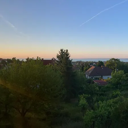Gyoengyvirag Szallas