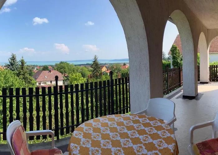 Gyoengyvirag Szallas Balatonfured