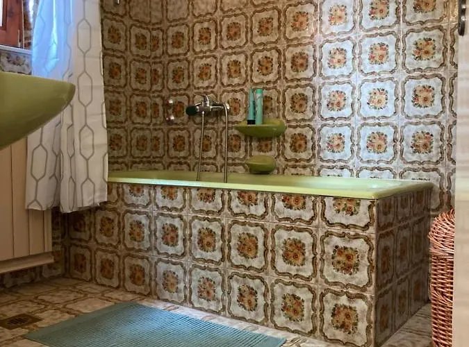 Gyoengyvirag Szallas *